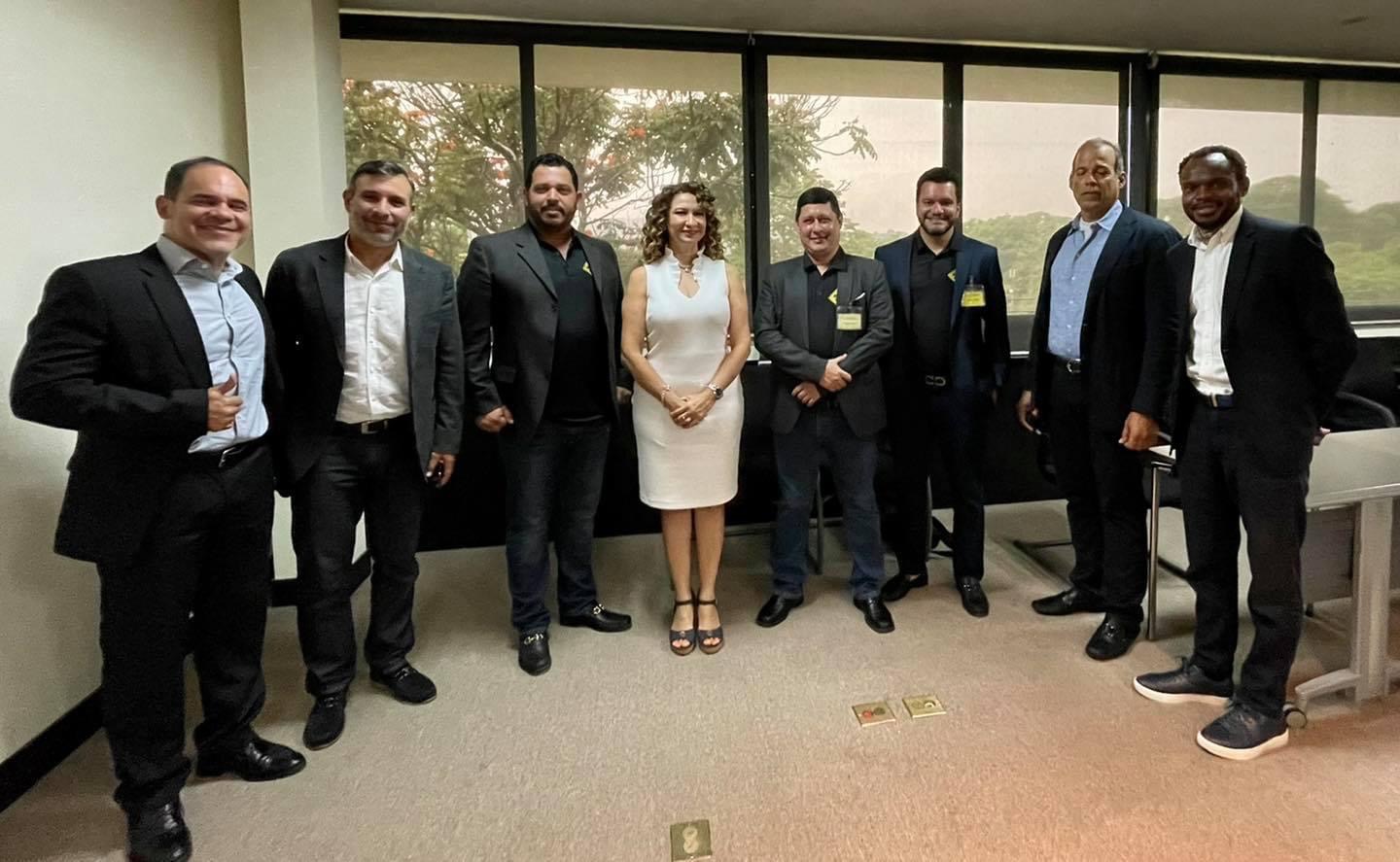 Leadership briefing and executive alignment
